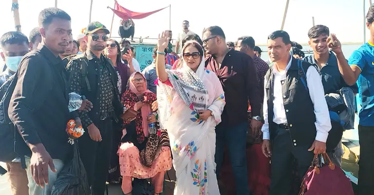 কিশোরগঞ্জ-৪ আসনে গণসংযোগ করেছেন সতন্ত্র প্রার্থী রেহা কবির সিগমা